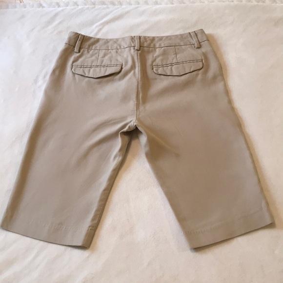 GAP SHORTS ✨✨✨ - Picture 2 of 3